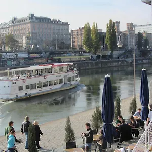 Apartment Wohnen Im Herzen Von At The Waterfront Wien