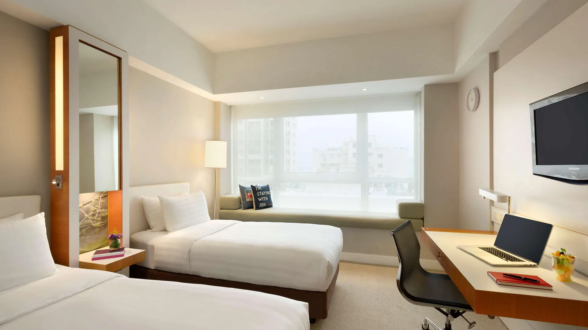 Jen Hong Kong By Shangri-La Hotel