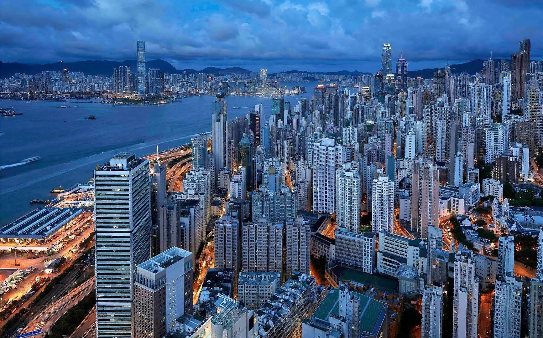 Jen Hong Kong By Shangri-La Hotel